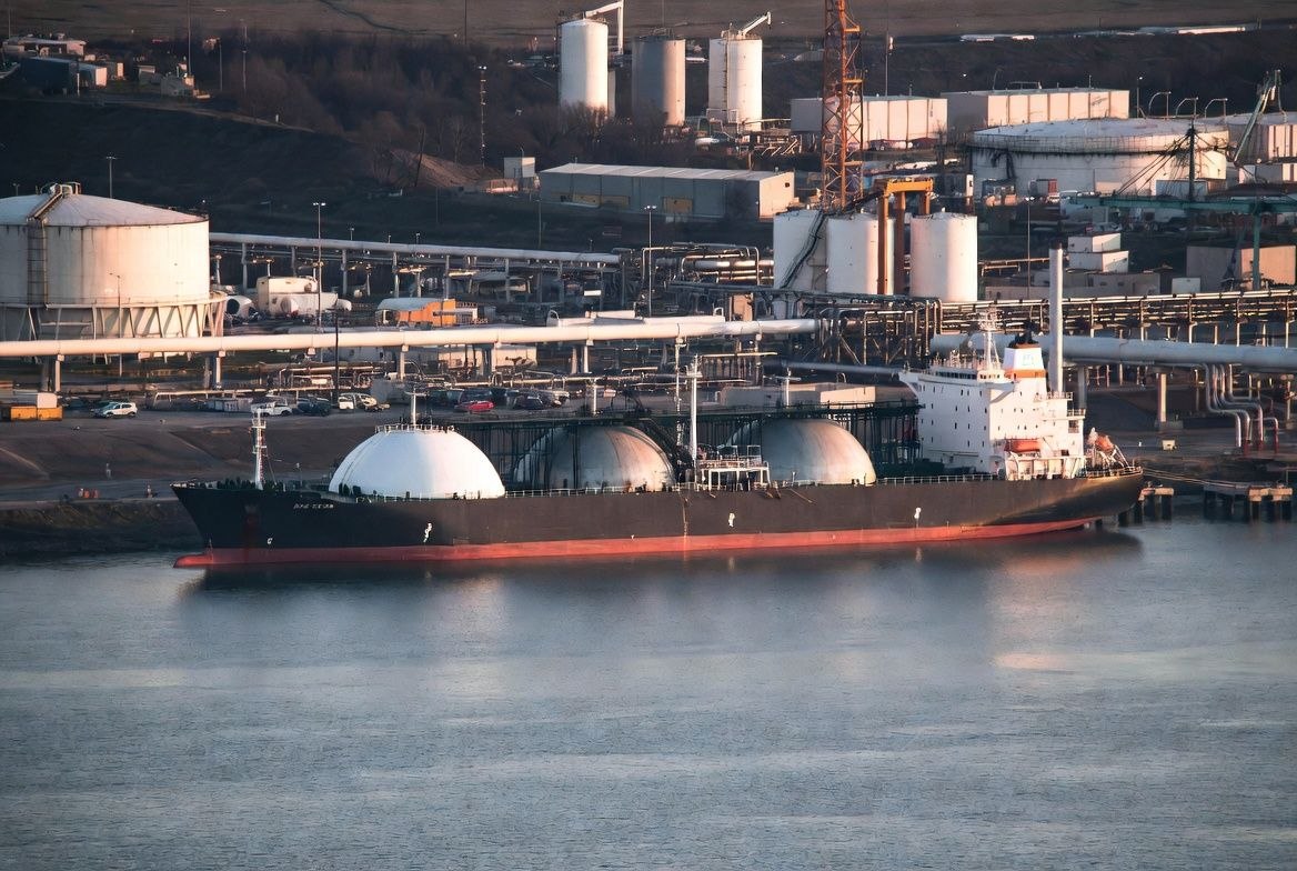 2026년 6월 4일 석유가스 및 에너지 뉴스: EIA 재고 데이터, 2027년 분석가 전망, 6월 7일 OPEC+, 항공유, LNG 및 전력 시장